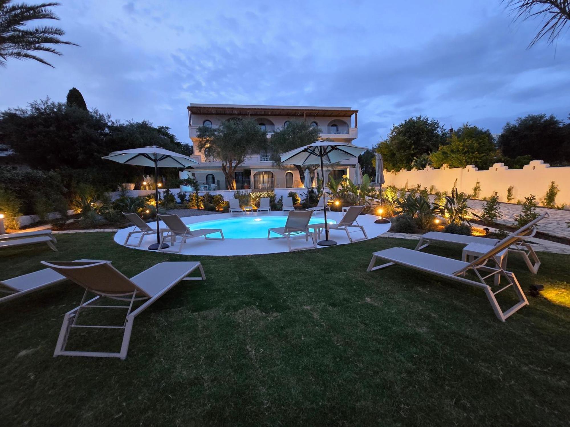 Loadstar Rooms & Suites คอนโตกาลิ ภายนอก รูปภาพ