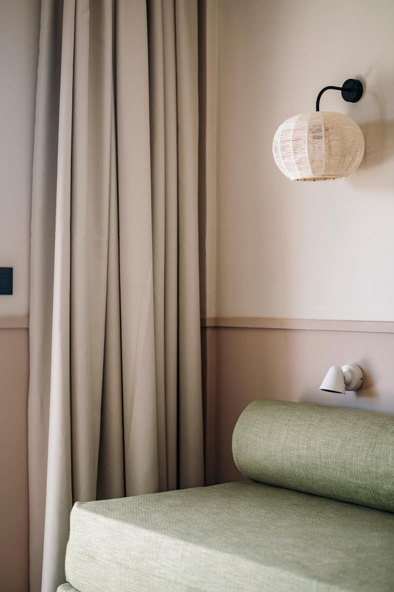 Loadstar Rooms & Suites คอนโตกาลิ ภายนอก รูปภาพ