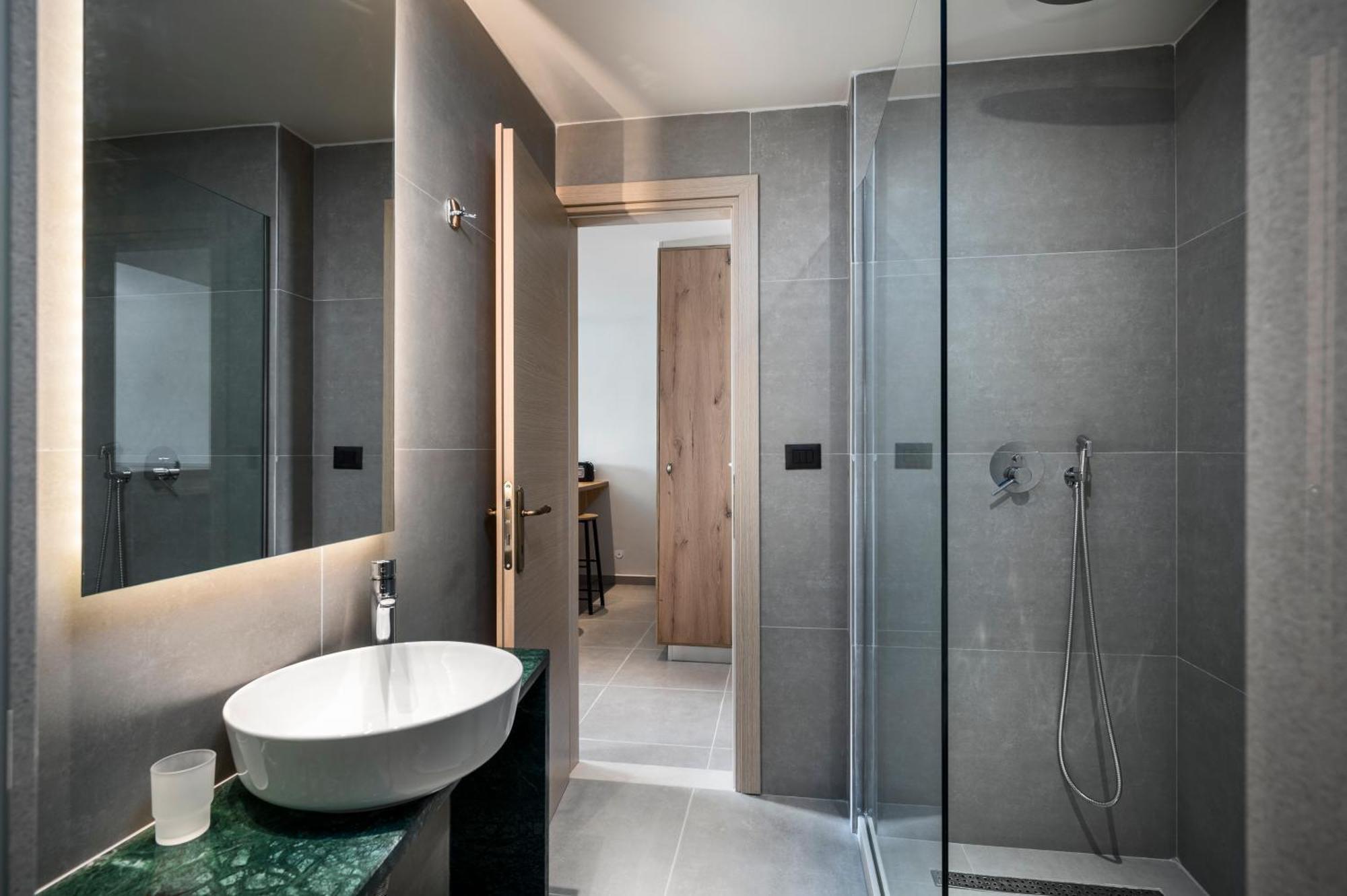 Loadstar Rooms & Suites คอนโตกาลิ ภายนอก รูปภาพ