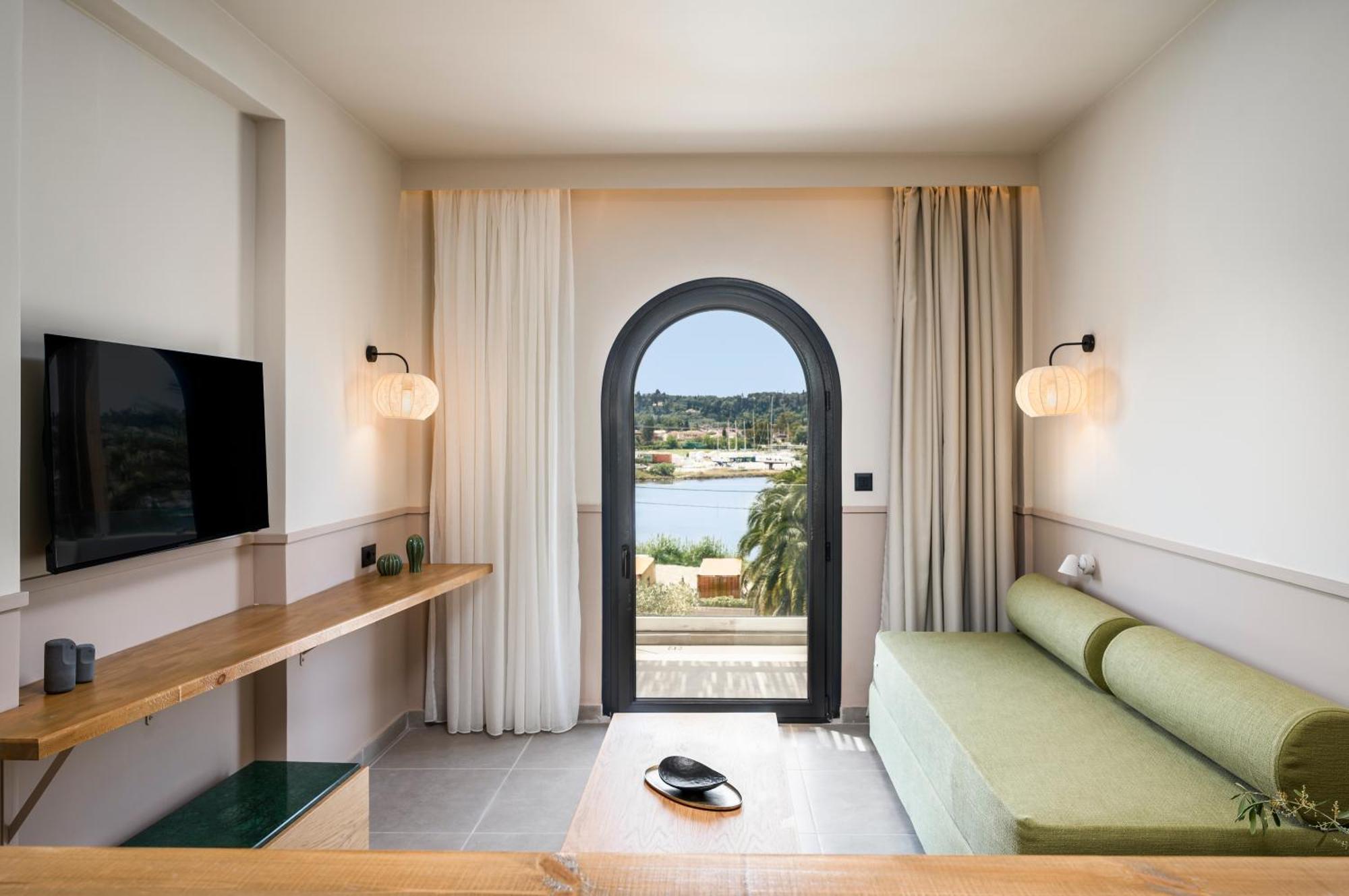 Loadstar Rooms & Suites คอนโตกาลิ ภายนอก รูปภาพ